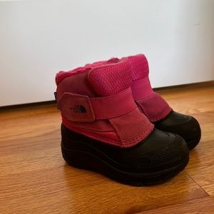 The North Face toddler winter boots. Size 7. Waterproof, pink, snow boots